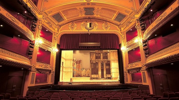 Драмски програм: Павле Угринов: Силуете