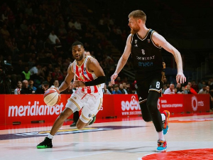 Звезда се реванширала Дубаију и учинила услугу Партизану