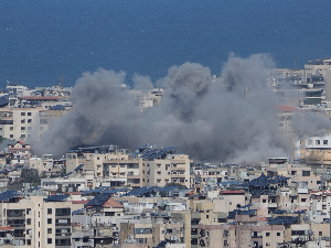 Трамп: САД преговарају са председником парламента Ирана; Техеран тврди да је дроновима гађао војне циљеве у Израелу