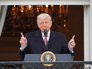 Трамп: Желим да преузмем иранску нафту; шеф дипломатије Пакистана најављује преговоре наредних дана