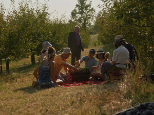 Шта нас повезује, а шта нас раздваја –  питање које поставља заплет породичне серије „Извор