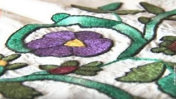 Од злата јабука: Српски вез