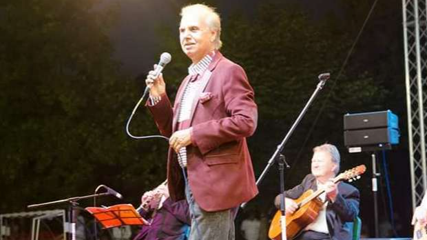 Живот између песме и књиге