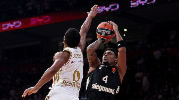 Пешић направио проблем Звезди, Бајерн славио у Београду