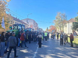 Мачвански пољопривредници настављају блокаду у Богатићу