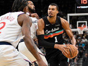 Велики преокрет Спарса, Богдановић поново без минута