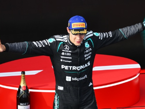 Доминација Мерцедеса у Мелбурну - Расел најбржи на старту сезоне