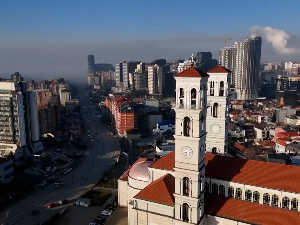 Срби на Косову и Метохији забринути због закона о "странцима" - угрожено право на лечење и образовање