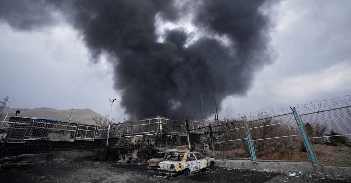 Трамп: Сукоб у Ирану "краткорочни излет"; ИРЦГ: Пролаз кроз Ормуз за земље које протерају амбасадоре Израела и САД