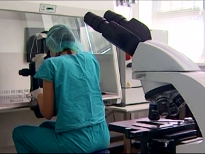 У ваљевски Центар за вантелесну оплодњу стигла нова опрема, различитим поступцима рођено више од 650 беба