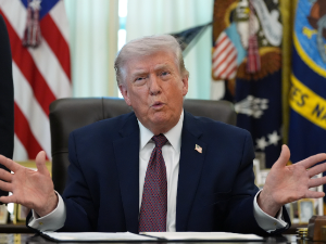 Трамп: Довршавамо посао у Ирану, уништићемо све што имају; Погођен резервоар за гориво на аеродрому у Кувајту