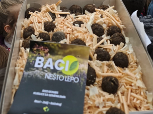 У Новом Саду акција "Баци нешто лепо"