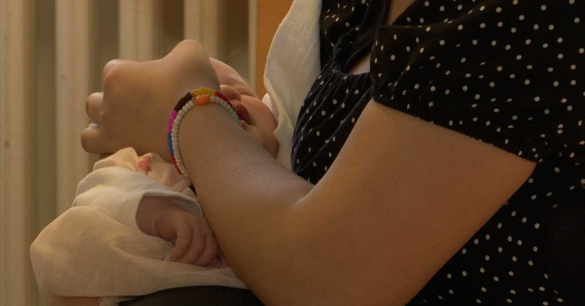 Остављени на почетку живота – ко брине о бебама без родитељског старања