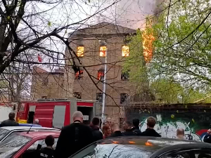 Пожар у Обреновцу - ватра куља из Старог млина