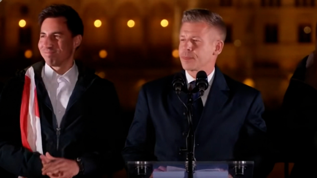 Петер Мађар прогласио победу на изборима, Орбан признао пораз - Тисa освојила двотрећинску већину у мађарском парламенту