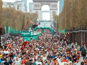 Почео Париски маратон, учествује 60 хиљада такмичара