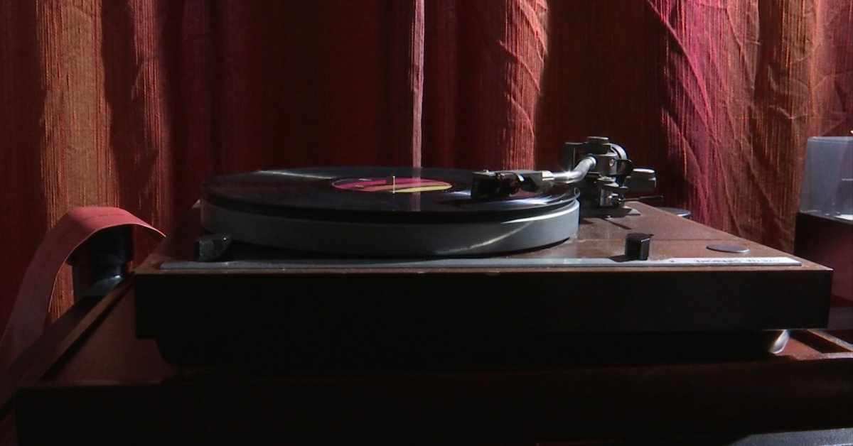 Плоче вредније од злата – винил поново осваја тржиште и нове генерације