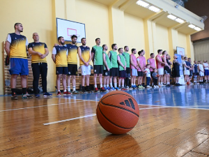 Баскеташи играју за шеснаест