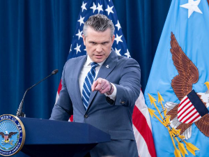 Рат у Персијском заливу - како ирански пилоти пркосе "Петпарачким причама"  америчког министра рата