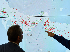 Конвој танкера пролази кроз Ормуз: Техеран: Мореуз неће остати отворен ако САД наставе блокаду