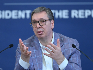 Вучић наставља консултације са представницима странака