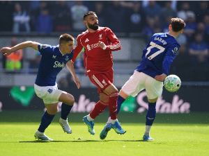 Ван Дајк у 100. минуту решио дерби Ливерпула, 