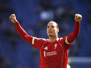 Ван Дајк у 100. минуту решио дерби Ливерпула, "црвени" близу Лиге шампиона