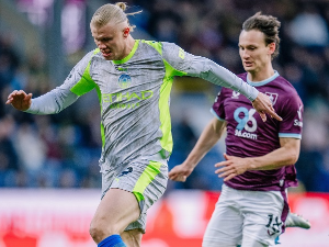 Сити наставио потеру за Арсеналом и преузео прво место