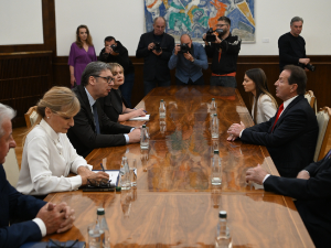 Вучић наставио консултације са представницима странака