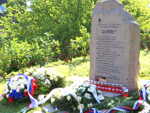 Помен код споменика "Зашто" – сећање на недужно страдале раднике РТС-а у НАТО бомбардовању
