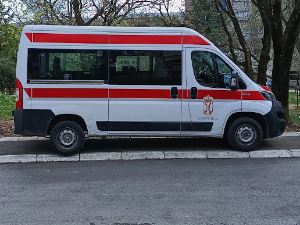 Аутомобил слетео са пута код Ушћа - погинуо младић, двојица тешко повређена