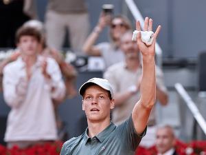 Синер лако до осмине финала у Мадриду, Италијан све ближи новој мастерс титули