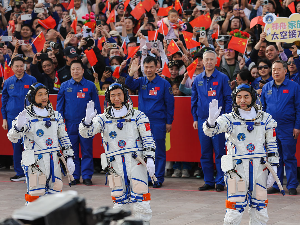 Корњача и зец: хоће ли Кина победити САД и прва освојити Месец