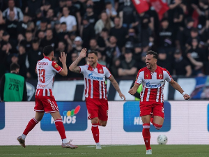 Звезда води у "вечитом дербију", Ераковић је стрелац