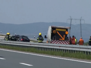 Три особе страдале на ауто-путу Шабац-Рума, аутомобил ишао у супротном смеру