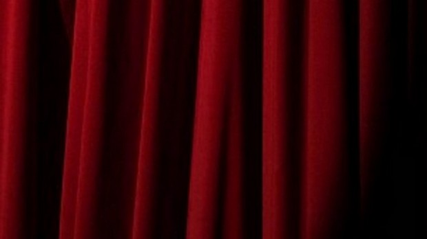 Драмски програм: Радомир Константиновић: Обична, ох, кокошка