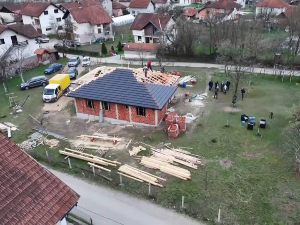 Млади брачни пар Лазовић гради кућу у Ивању код Пријепоља, уз помоћ субвенција државе