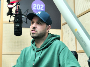 Зоран Лисинац за Радио 202: Сцене „Господара Олује“ снимане  у току олује на Јадранском мору