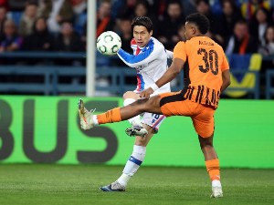 Рекордан гол отворио Паласу врата финала ЛК, Ваљекано славио против Стразбура