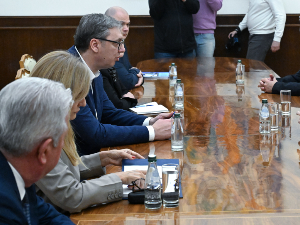 Вучић одржао консултације са представницима СПС-а, ДСХВ-а и СДПС-а