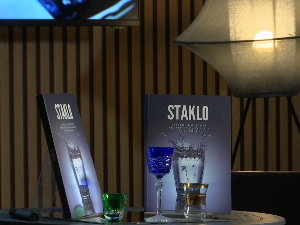 Како стакло повезује науку, уметност и индустрију