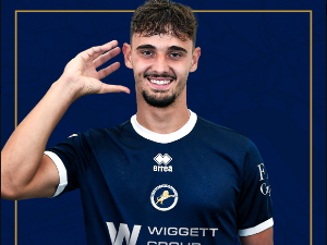 Михаило Ивановић стрелац у поразу фудбалера Милвола од Норича