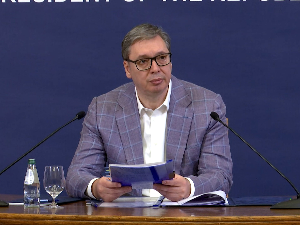 Председник Вучић: Наставићу да позивам на дијалог, извињавам се због неопростиво лоше изјаве министра Братине