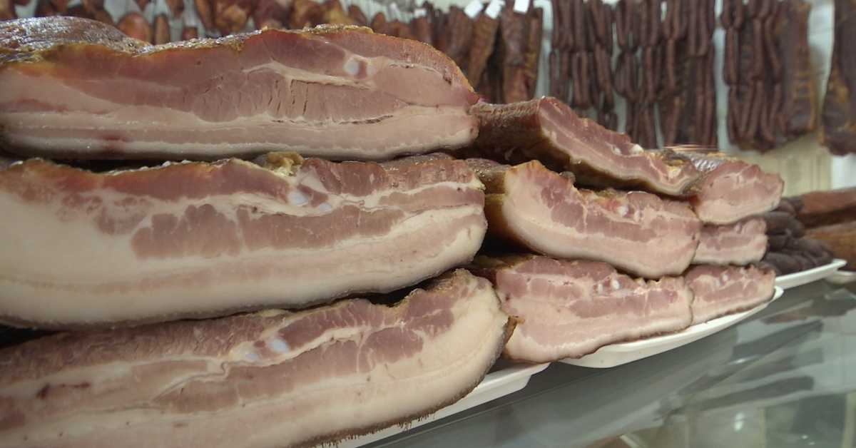 Припреме за Васкрс – цене меса у хипермаркетима варирају, у печењарама непромењене