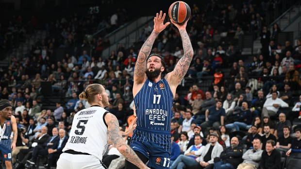 Партизанов напад заказао у Истанбулу, Ефес после продужетка прекинуо низ црно-белих