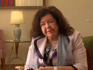 Дама Карен Пирс за РТС: Британија се не меша у изборе у Србији