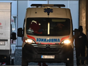 Радник погинуо приликом урушавања крова куће у Калуђерици