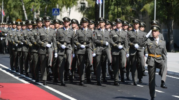 Расписан додатни конкурс за упис на ваздухопловни смер Војне академије и Војне гимназије