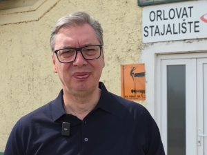 Вучић у Орловату: Обећавам да ћемо реконструисати ову и многе друге железничке станице