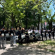 Конститутивна седница СО Кула, испред зграде окупиле се две групе грађана